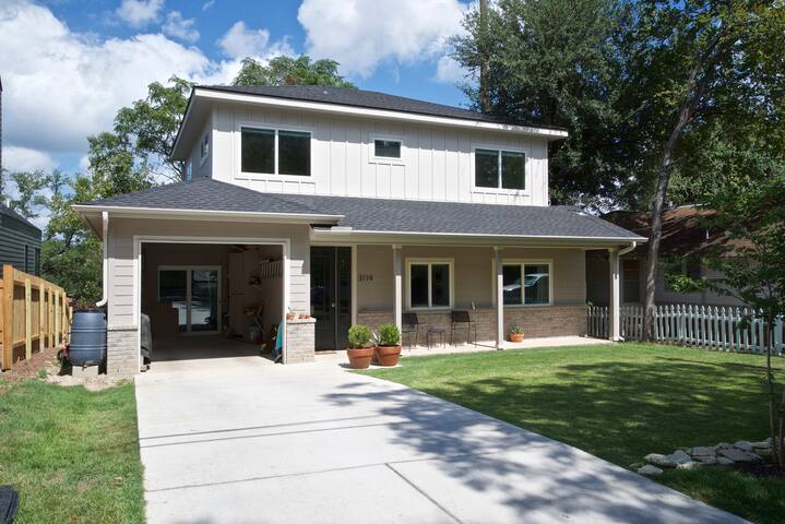 New Family House by UT Campus gallery image 2