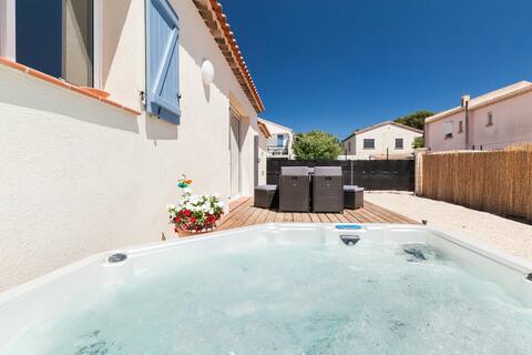 80 sqm "Dos" ** villa with Jacuzzi