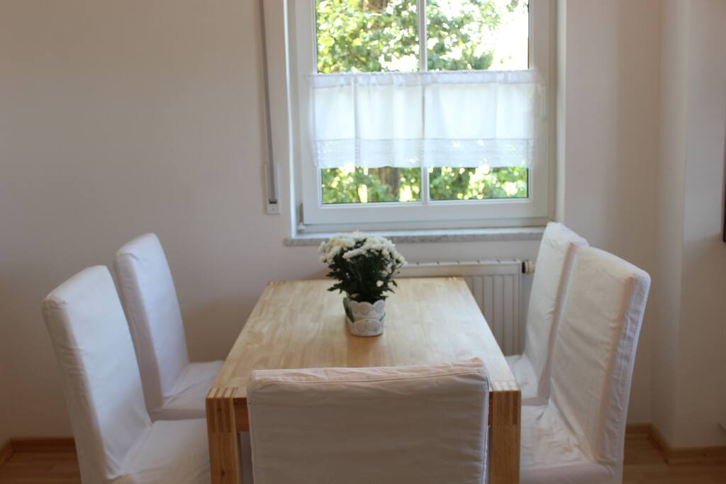 Das Esszimmer für 5 Personen
