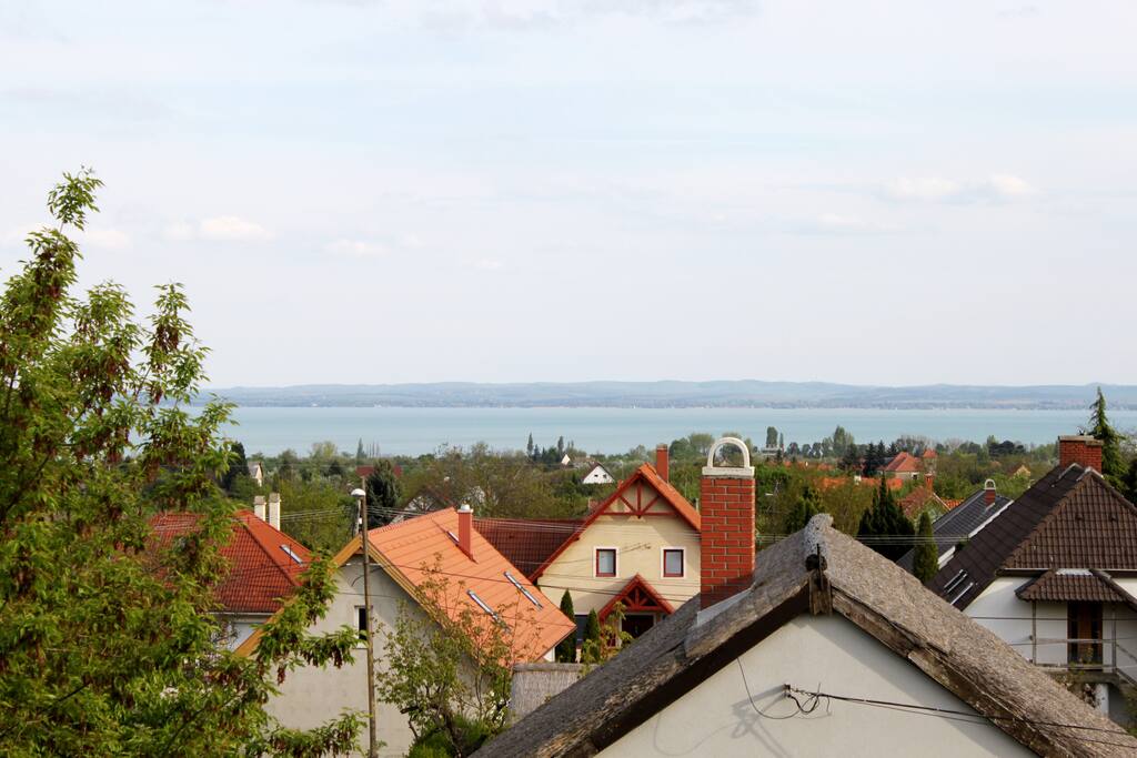 Kilátás a tóra