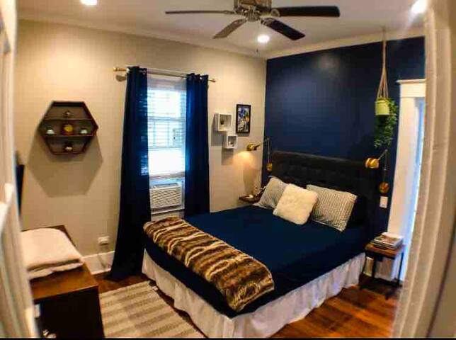 Urban Getaway 2mi from Downtown/Riverwalk