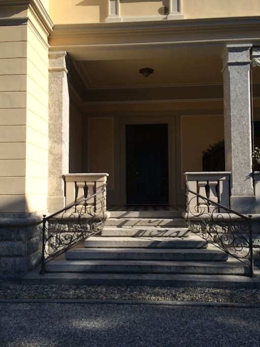 l'ingresso della villa