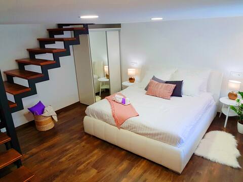 Modern and cosy apt next to the Amphitheatre