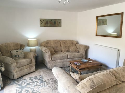 Popular Airbnb listing: Beudy Bach. yr Wyddfa Snowdon and Zip world nearby in Rhiwlas, Penisarwaun, Brynrefail, Clwt Y Bont, Dinorwic, Deiniolen, Bethel