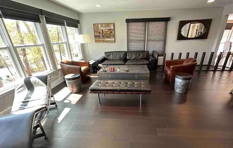 Duplex Close to Perimeter Mall.