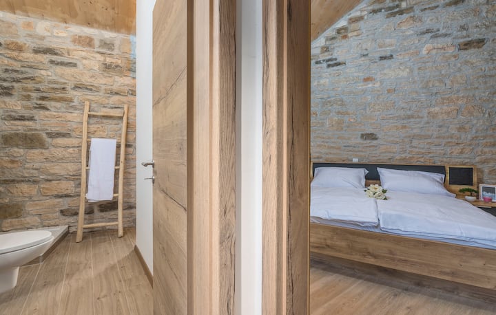 Ap. 2 - Banja ngjitur.