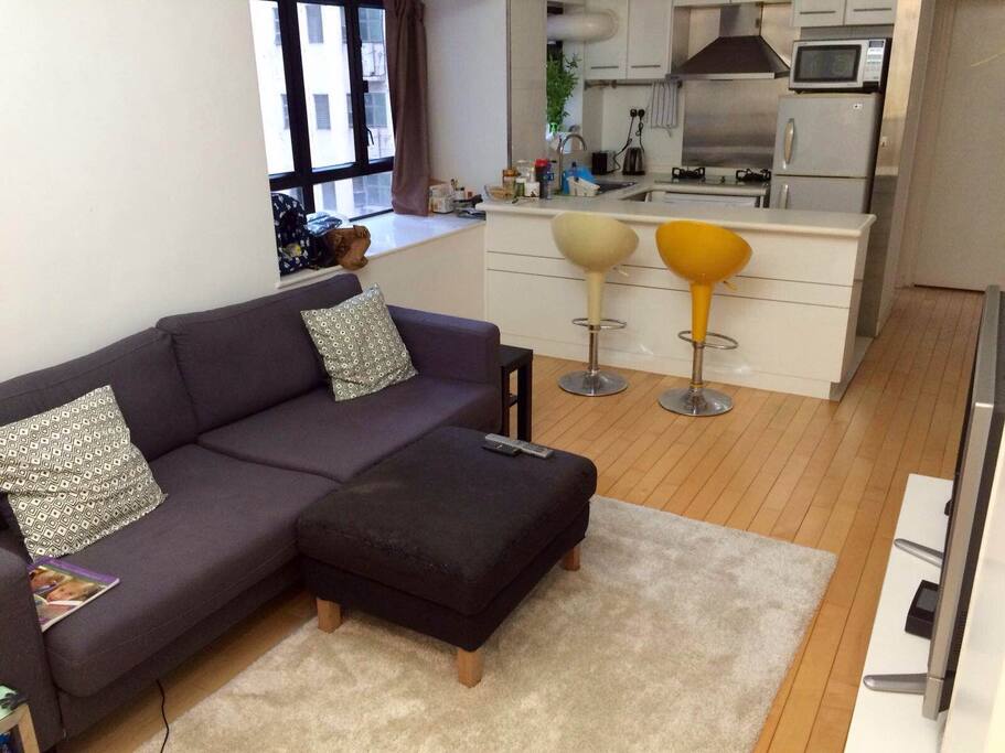 Living room / kitchen area