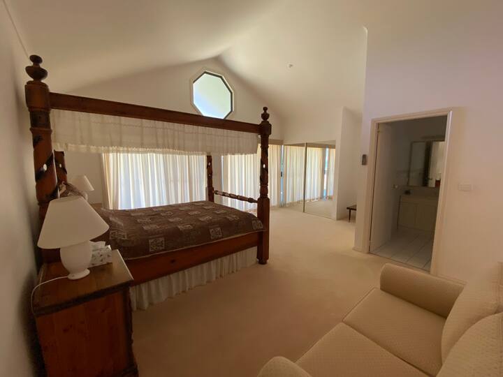 Спална соба на горниот спрат