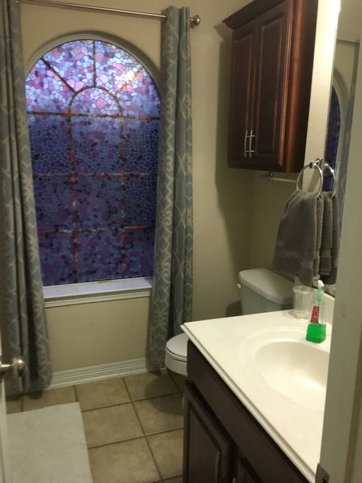 Spare bath with tub/shower