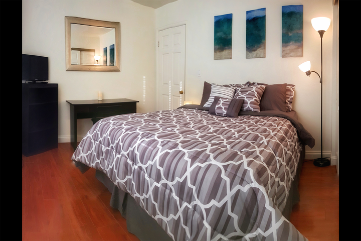 ♥️COZY & MODERN ROOM♥️ MINUTES TO THE STRIP!