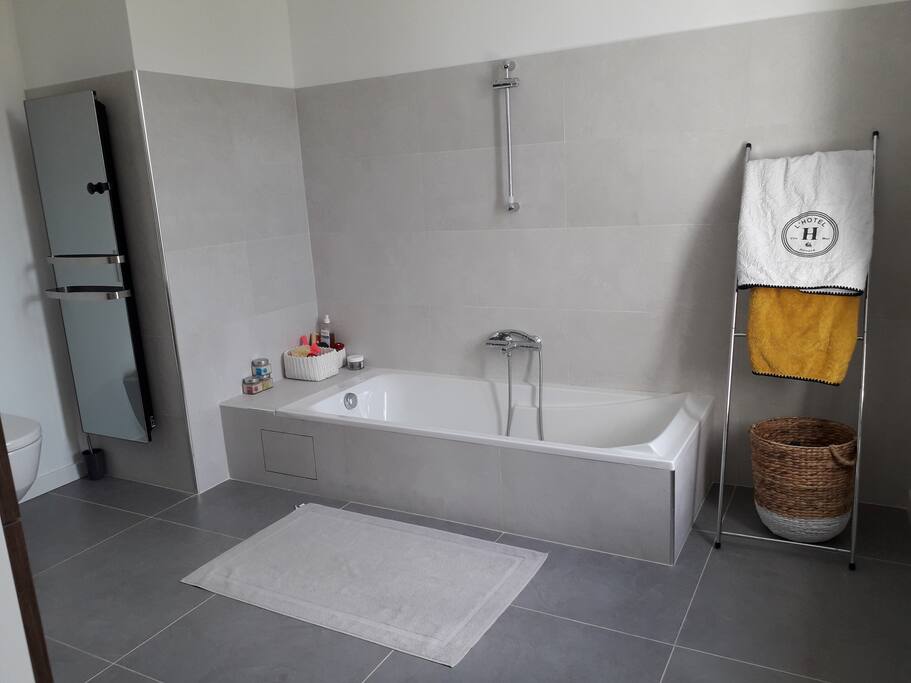 Grande salle de bain