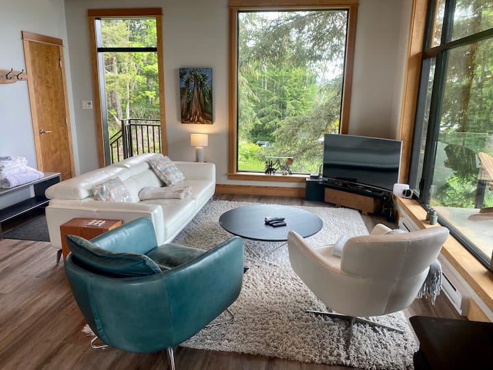 Oceanfront Nature Retreat - Vancouver Island