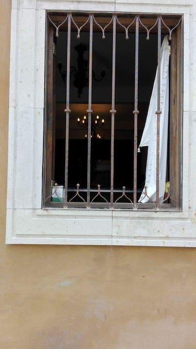 Ventana del loft en calle QUEBRADA!