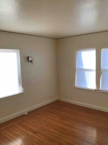 Cheerful 3 Bedroom Tudor Home gallery image 3