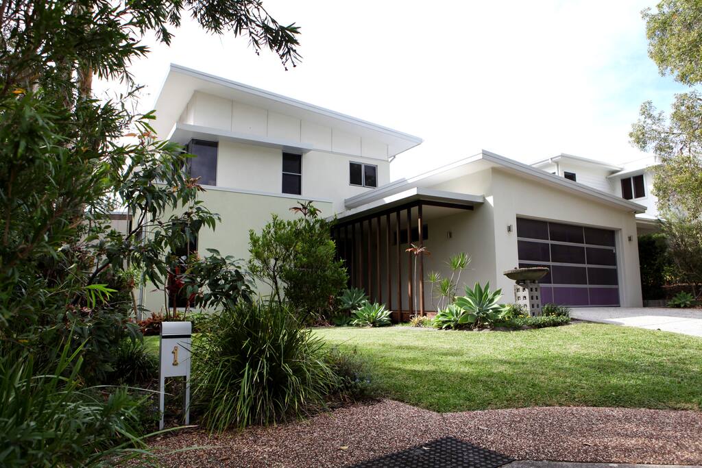 Dicky Beach Getaway Houses for Rent in Dicky Beach, Queensland, Australia