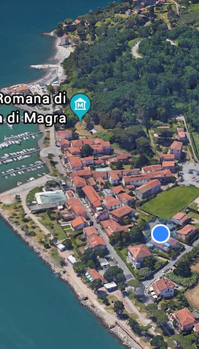 Il punto blu indica dove si trova la casa rispetto al mare e la spiaggia,