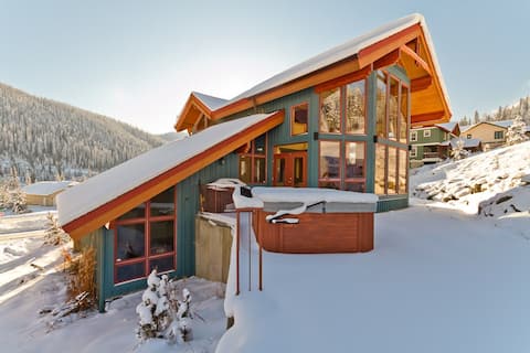 Best Ski-In/Out location on the Mountain!