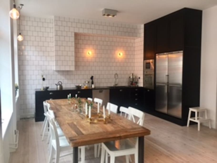 Kitchen and Livingroom area