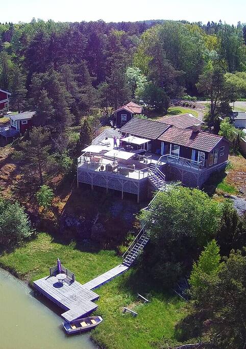 The house and the jetty