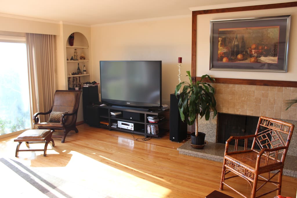 Livingroom with fireplace