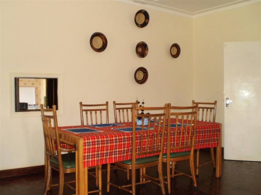 Dining area with service window to the kitchen