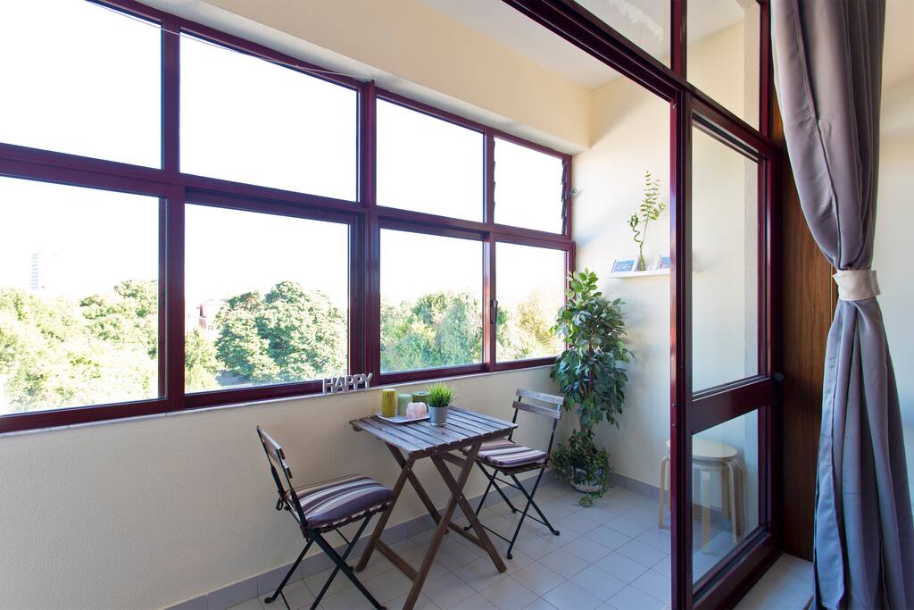 Small terrace to have great night talks while you drink a glass of wine.