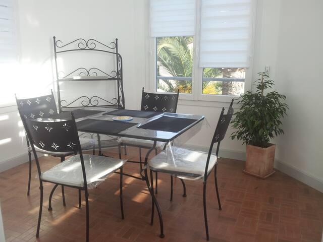 2/3 rooms cozy, sunny, quiet, Cannes 10 minutes