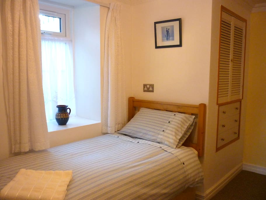Twin en-suite bedroom
