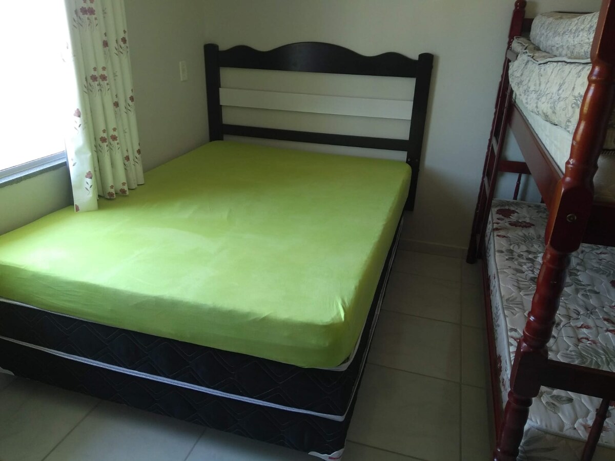 (Slaapkamer 3) met airco