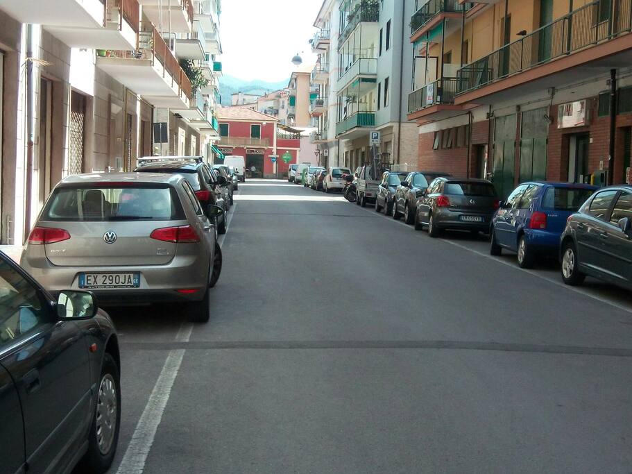 Parcheggio zona disco nella via sottostante