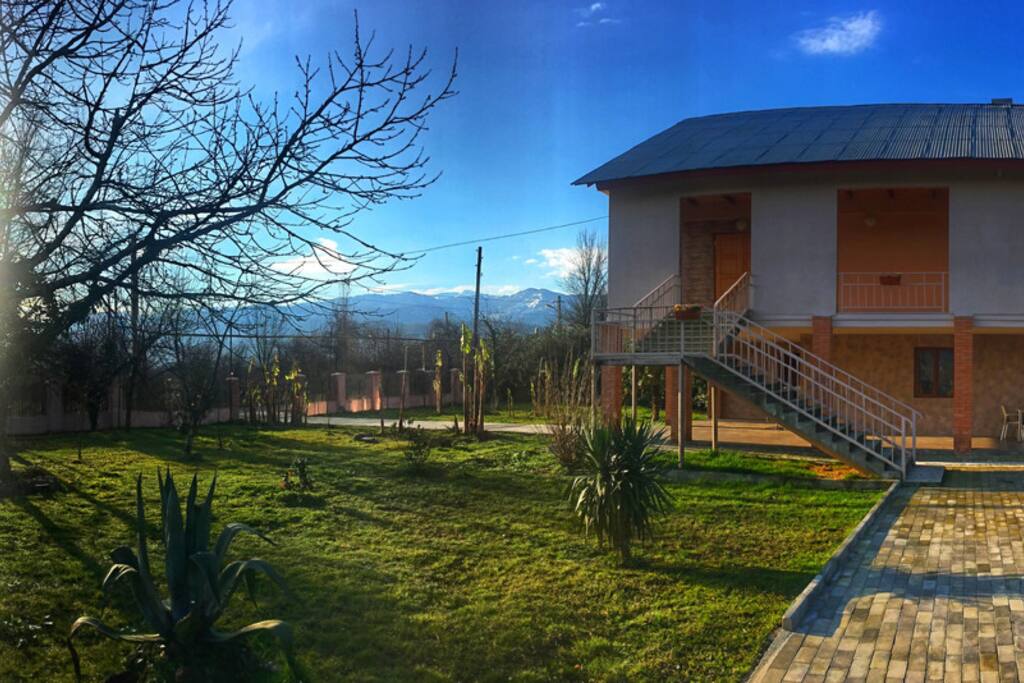 * Spacious yard with stunning views of mountains from all sides *