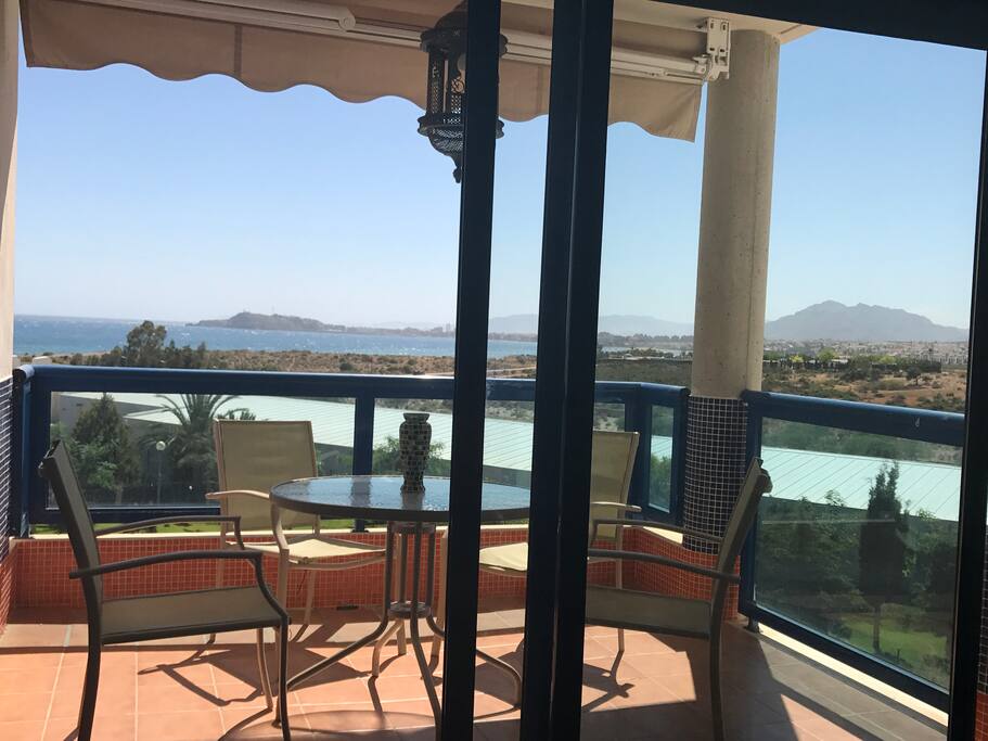 terreza del apartamento y bahía de mazarron