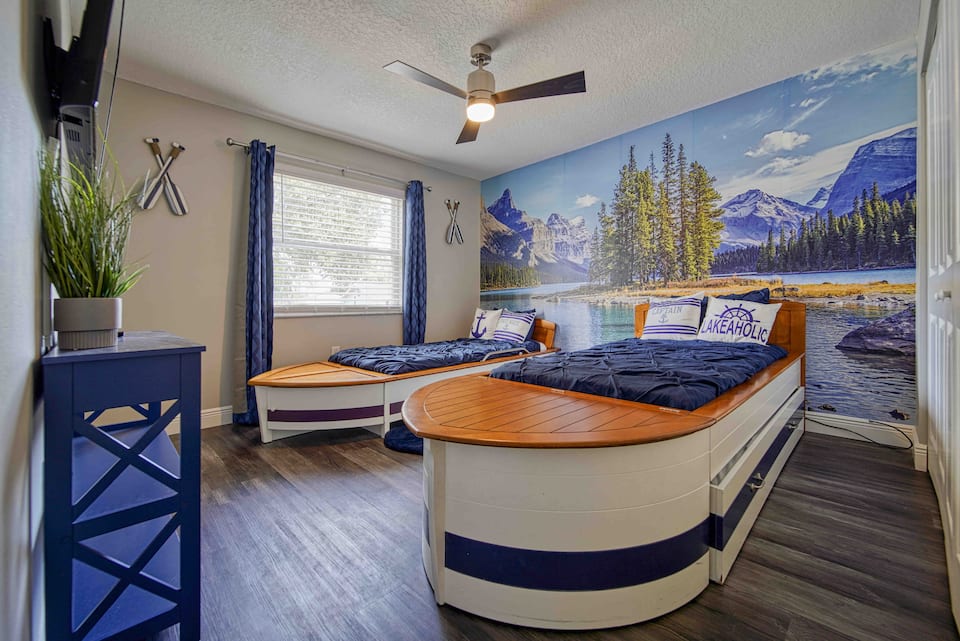 Heated Pool, Arcade with PS5, 5min from Legoland-Stylish LakeHome — photo 1