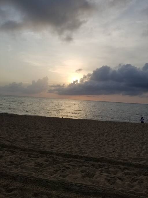 beach 2 blocks away