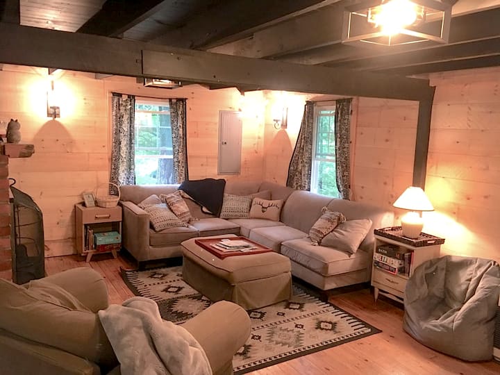Owl-pine Ski Lodge: Rustic Cabin W/hot Tub - North Conway, NH