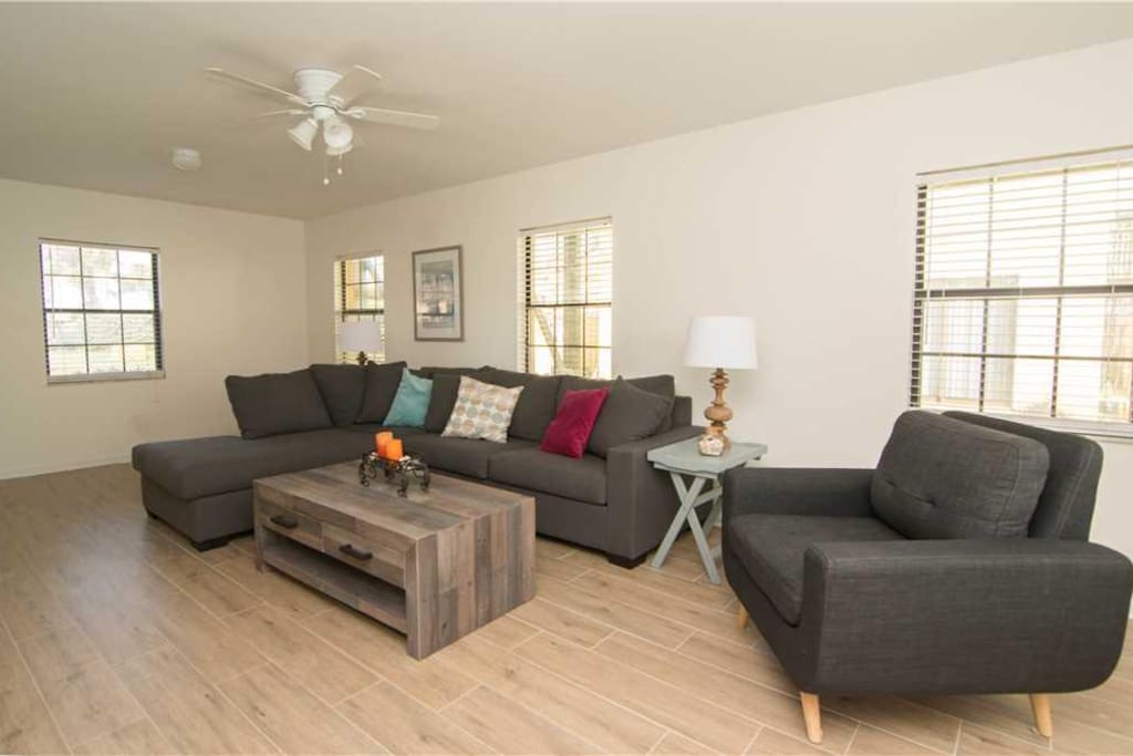 Make yourself at home - There’s plenty of space in the restful living room to watch movies, play games, read, take a nap, or uplo