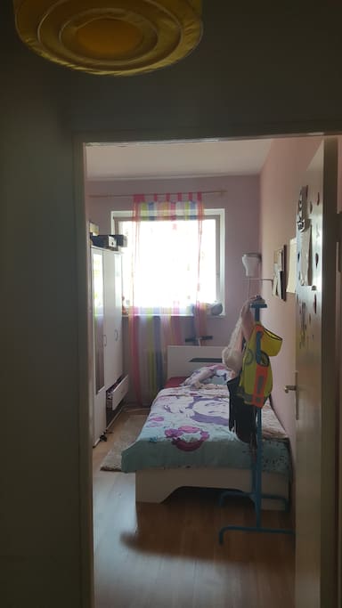 Kinderzimmer ( Dormitorio )