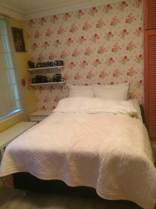 1st bedroom, double bed