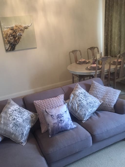 Spacious modern apartment with private parking