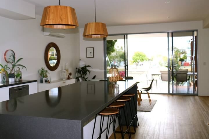 Waterfront Home Mins To Mooloolaba Beach Houses For In Waterfront Home Mins To Mooloolaba Beach Houses For In Queensland Australia