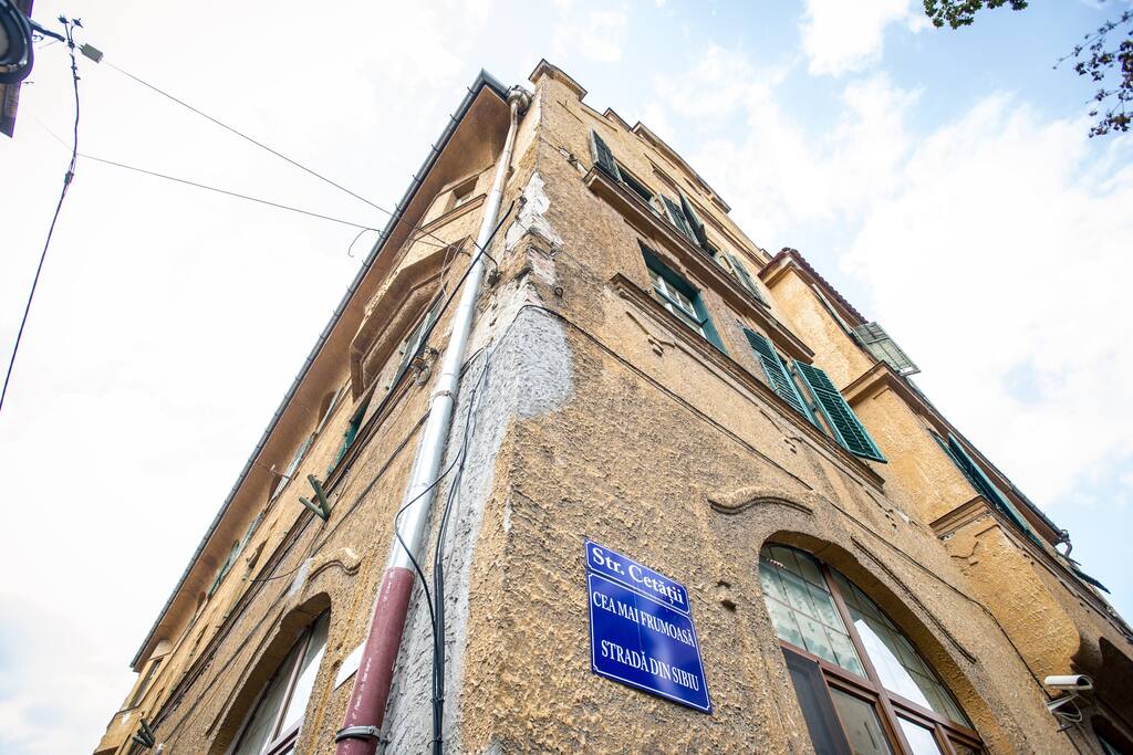 Beautiful old building where the studio is located, it has been Radu Stanca’s home - a well known romanian poet and theatre regizor. Sibiu’s theatre is named after him.