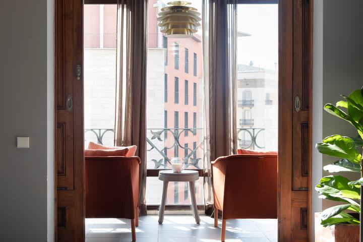 Family 2 Bed/1 bath Apt Eixample, shared terrace