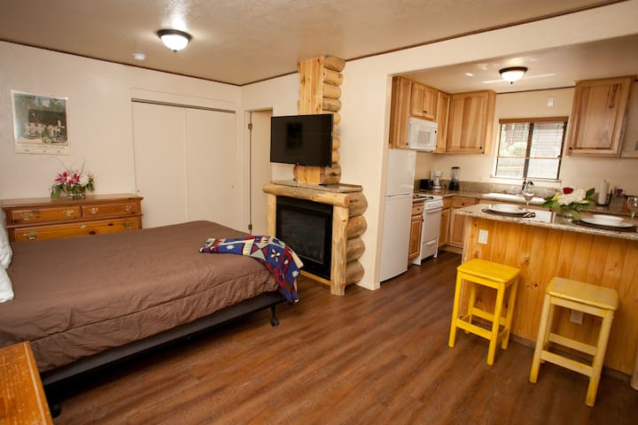 Valhalla Cabin at Emerald Bay Courtyard