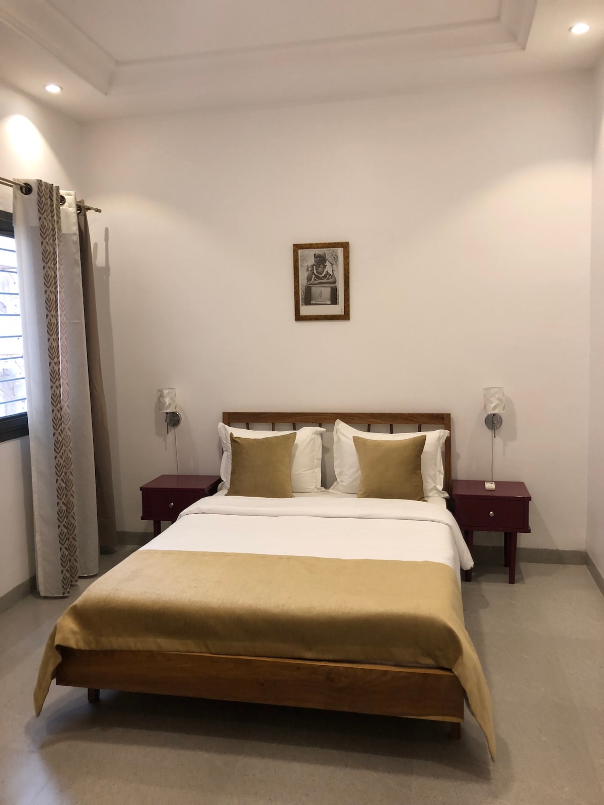 3rd bedroom with a cabinet  / 3rd bedroom with storage cabinet 