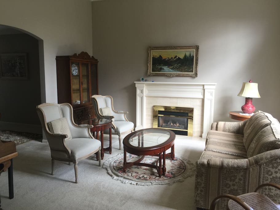 Living room, a cozy place for you to chat with your friends