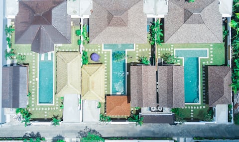 3 Paradise  Villas, 15 BR, Seminyak beach .