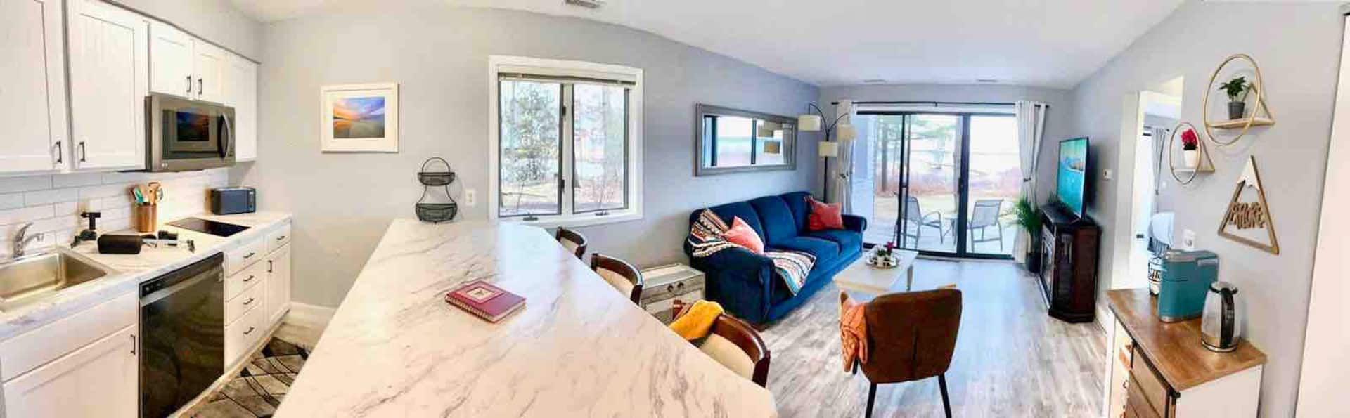 The Shores Resort Condo on East Bay!