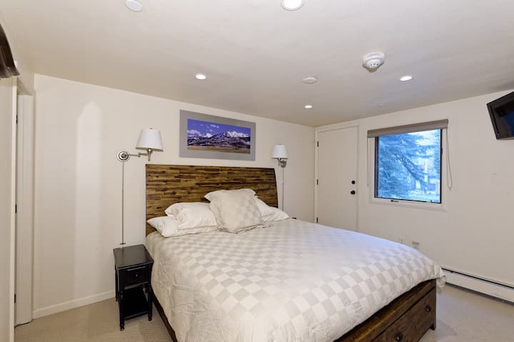 غرفة النوم الأساسية - كينغ