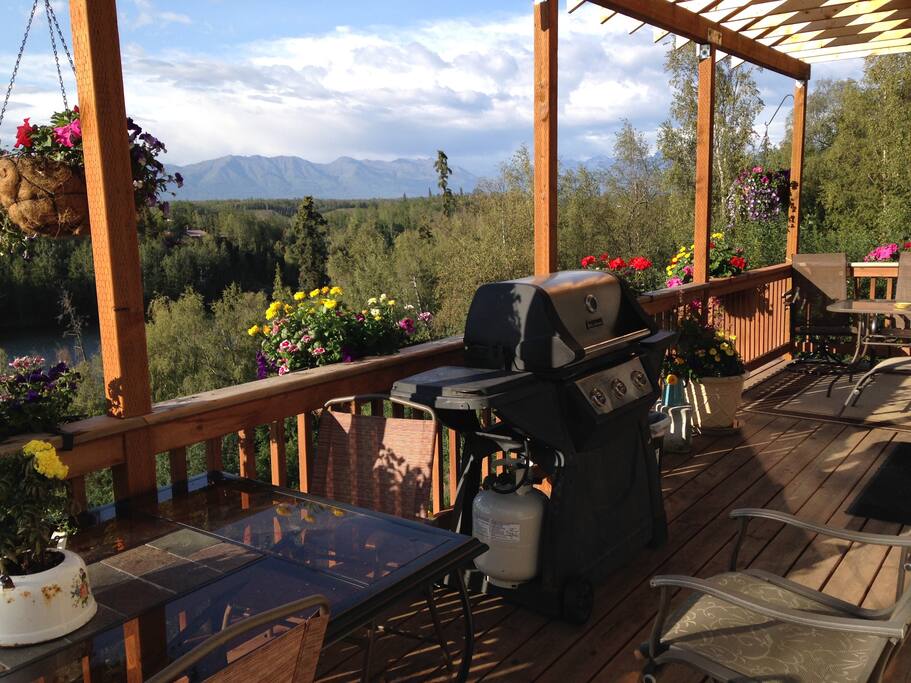 EAGLES NEST unit
Large deck overlooking the lake with spectacular mountain views. with BBQ furniature