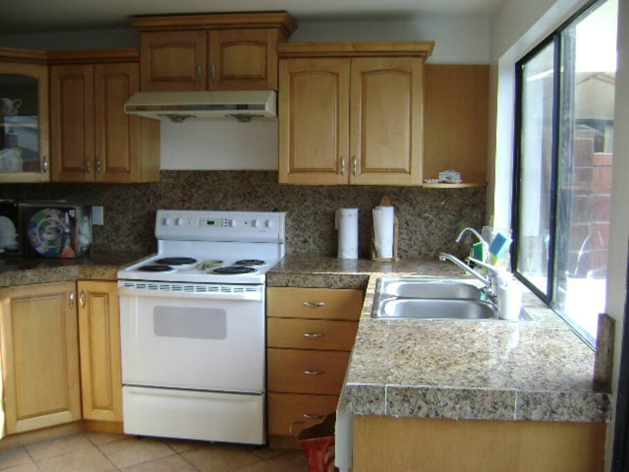 full kitchen